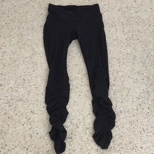 Black scrunch-calf lululemon leggings size 6